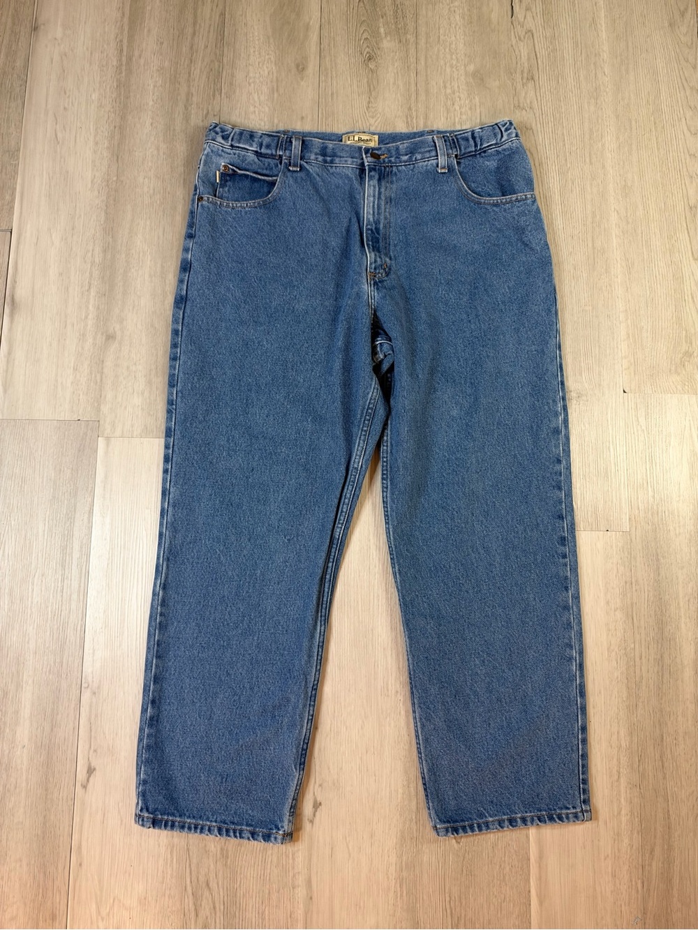 L.L.Bean Comfort Waist Blue Denim Straight Jeans Regular Fit Medium Wash 38x29.